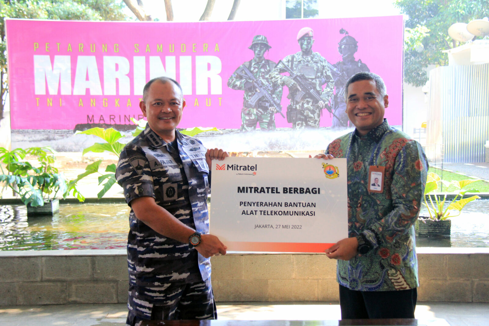 Penyerahan Bantuan kepada Korps Marinir TNI AL