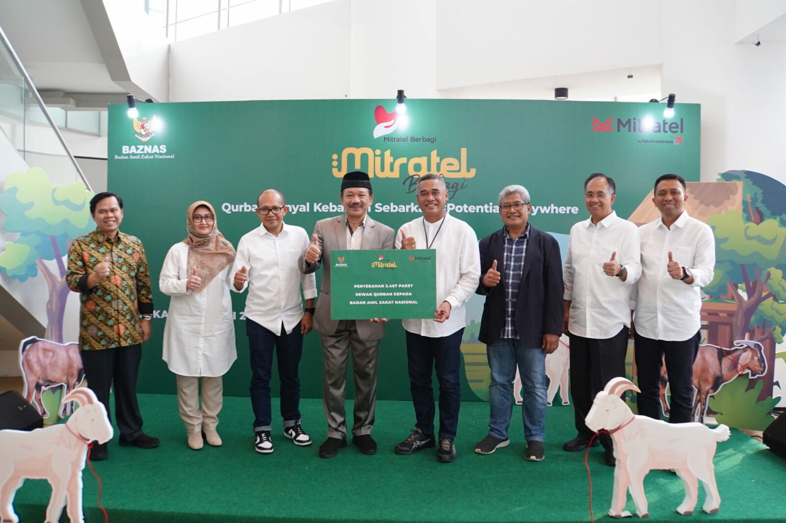 PT Dayamitra Telekomunikasi Tbk (Mitratel) Gandeng BAZNAS Salurkan 3.467 Paket Daging Kurban